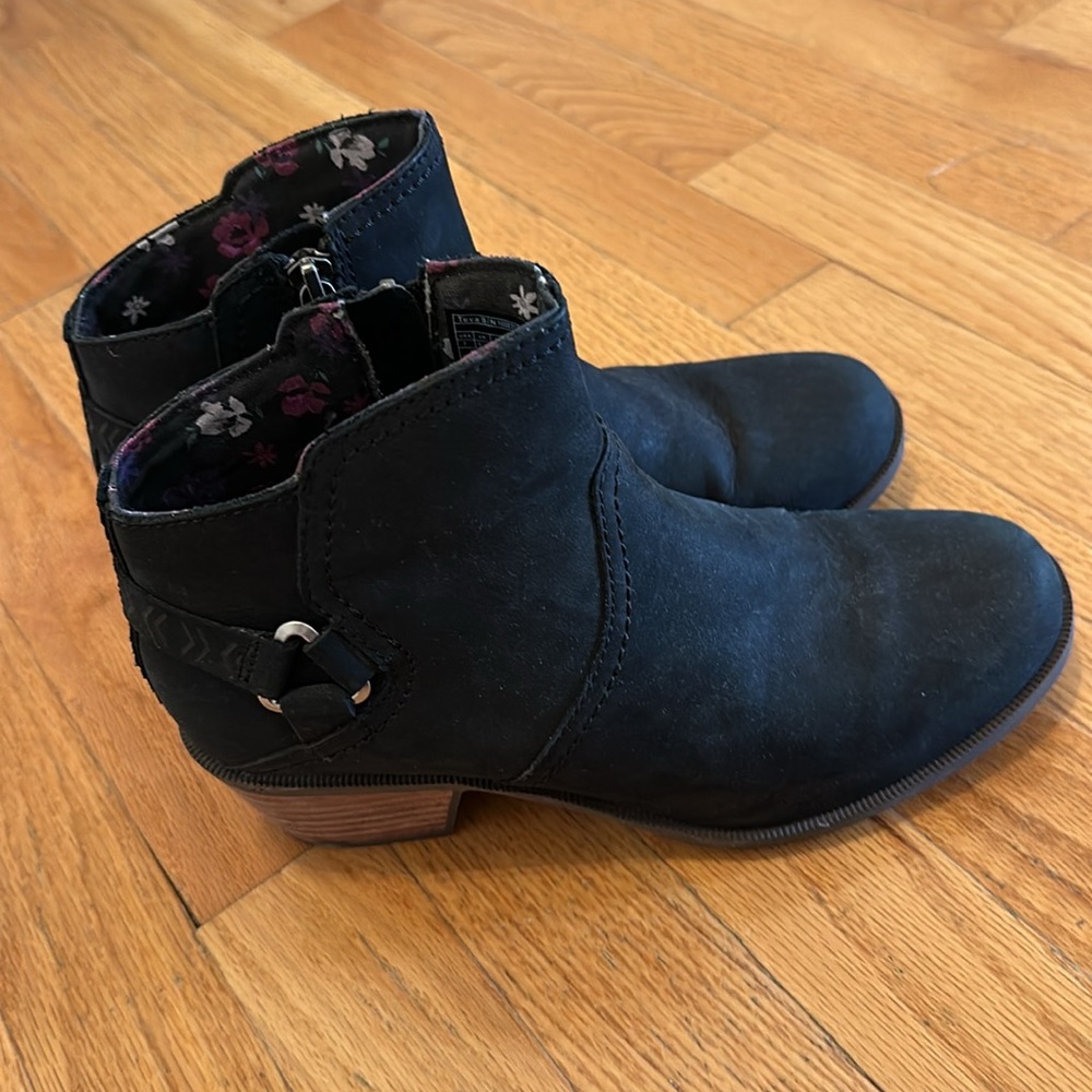 Teva Boots 👢 size 7